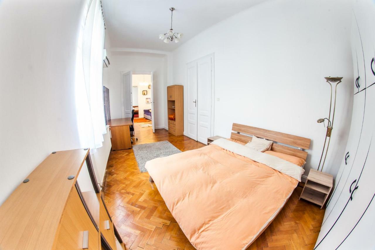Inner City Apartment Debrecen Eksteriør billede
